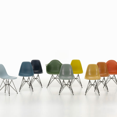 Cadeira Eames DSR em Fibra de Vidro / Base Preta